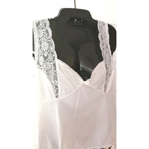 Bali Camisole Top Size 36 White Antron Nylon Lace Trim Satin Lingerie Vintage - Picture 5 of 7